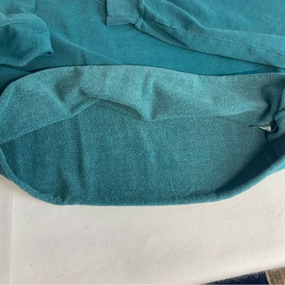 Wild Fable Green Women’s Cropped Sweatshirt Size Medium Teal New York - Picture 13 of 14